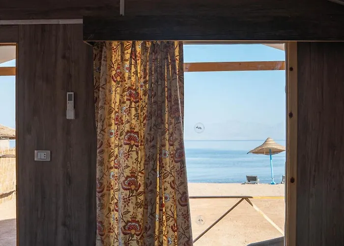 Manta Hotel *